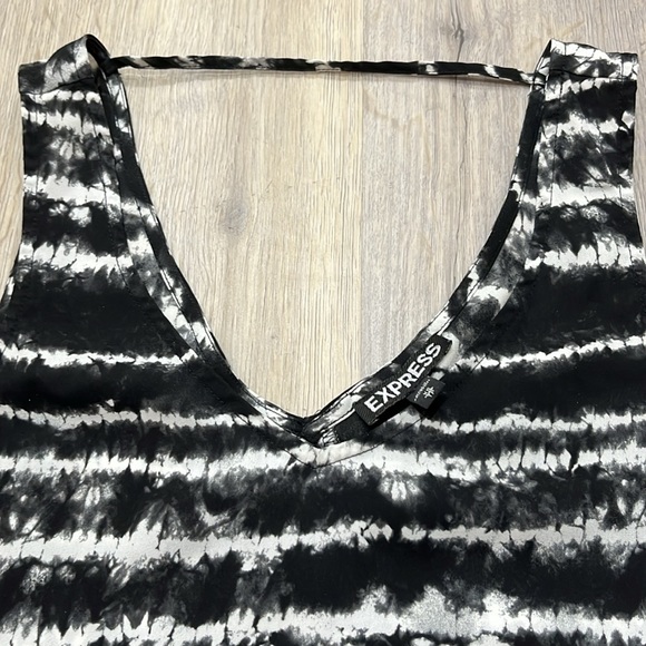 Express tank - Picture 3 of 3